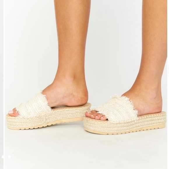 Matisse Seashell Cream Raffia Platform Slides 9 - Picture 2 of 10